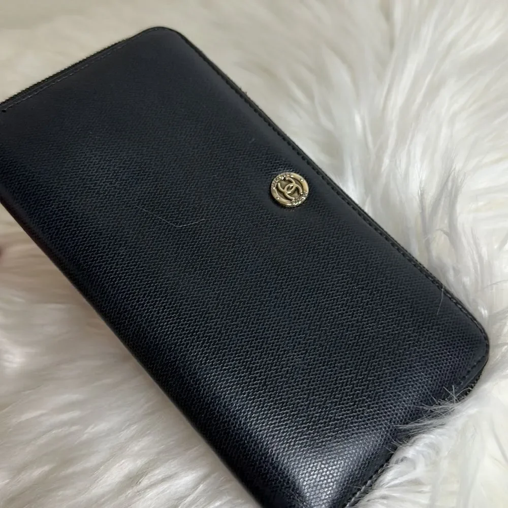 💯Authentic Chanel Leather Zipped Around Long Wallet 🍀